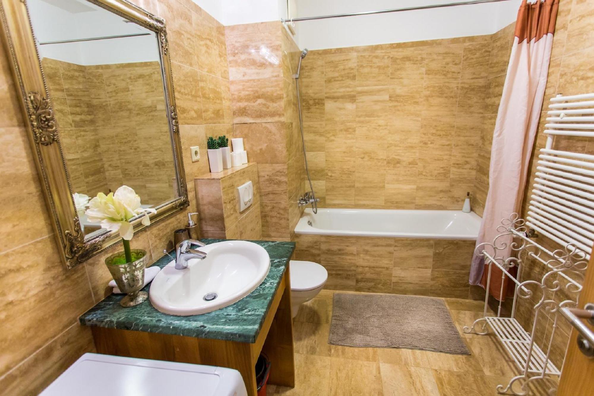 Colours Superior With Free Parking Apartamento Budapest
